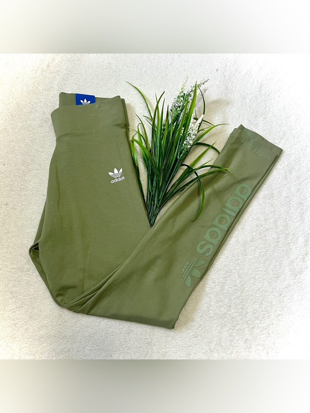 Adidas Original NWT Sage Tight Fit Mid-Rise Legging - XS (24")
